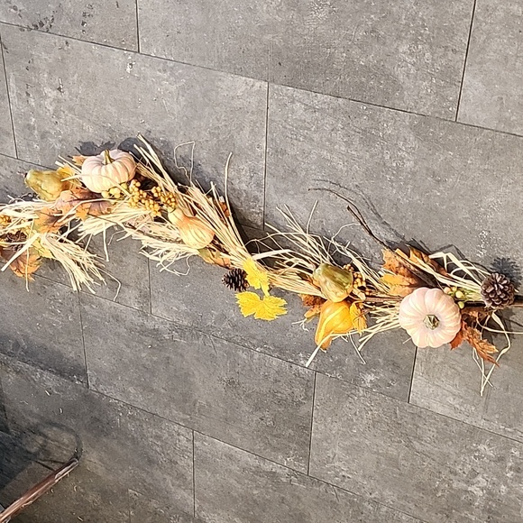 Fall Garland - Picture 2 of 3